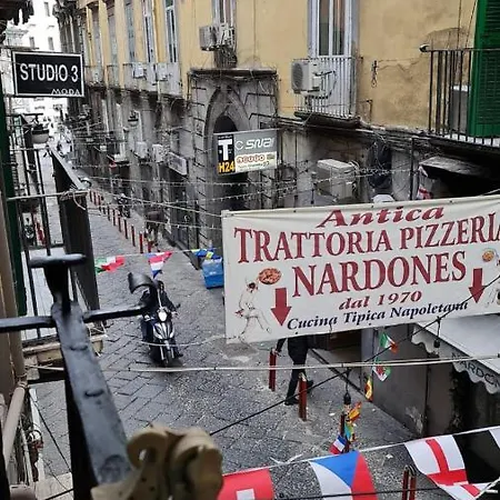 Almat Domus Apartman Nápoly